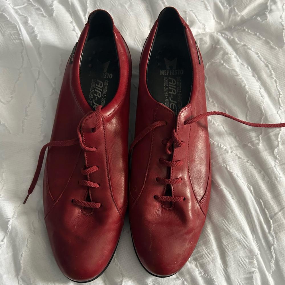Women’s size 10 Mephisto shoe